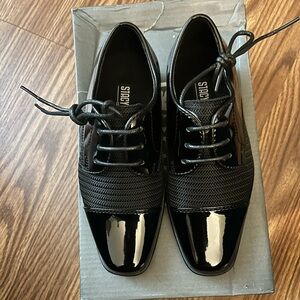 Stacy Adams Boys Glossy Black Oxfords.